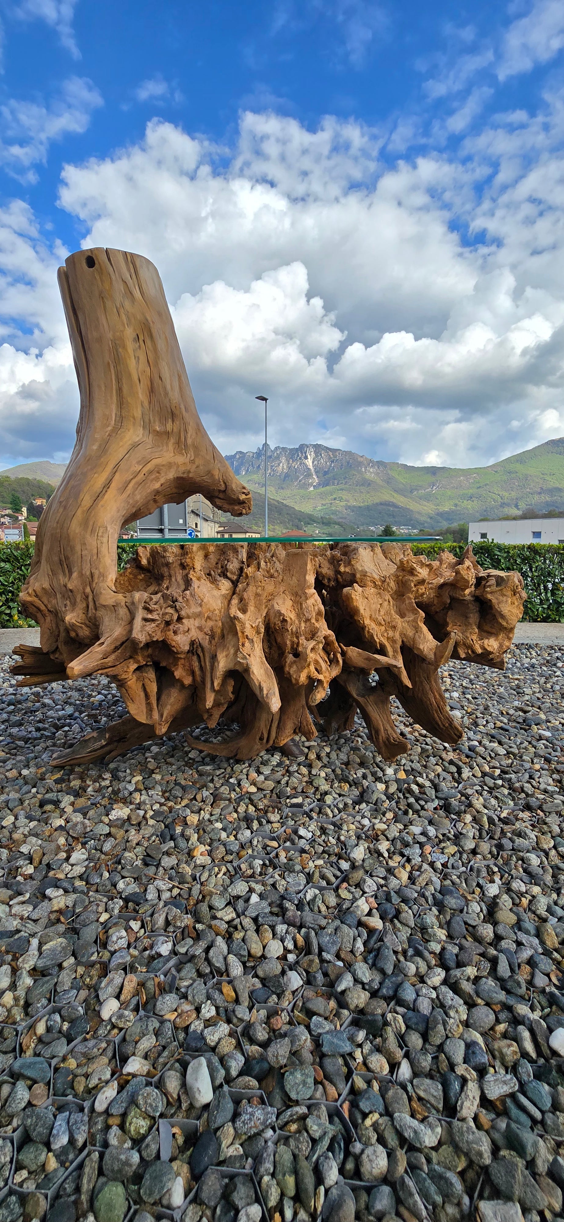 Scultura "La Mano de Dios"